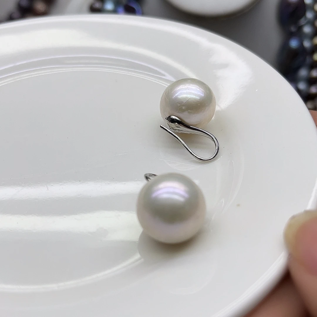 淡水珍珠钛钢颈饰