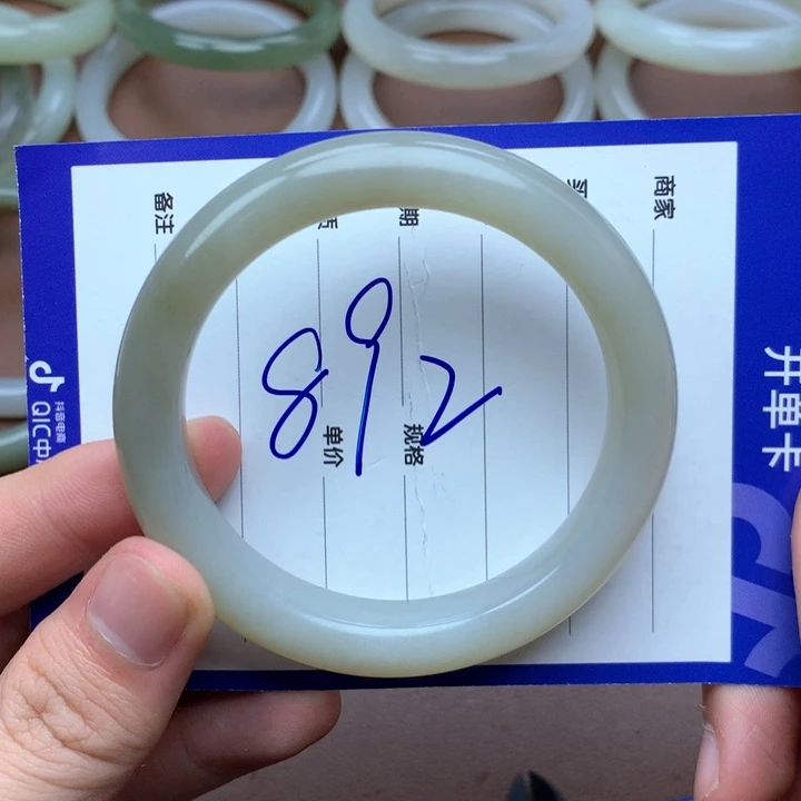 和田玉未镶嵌手镯56