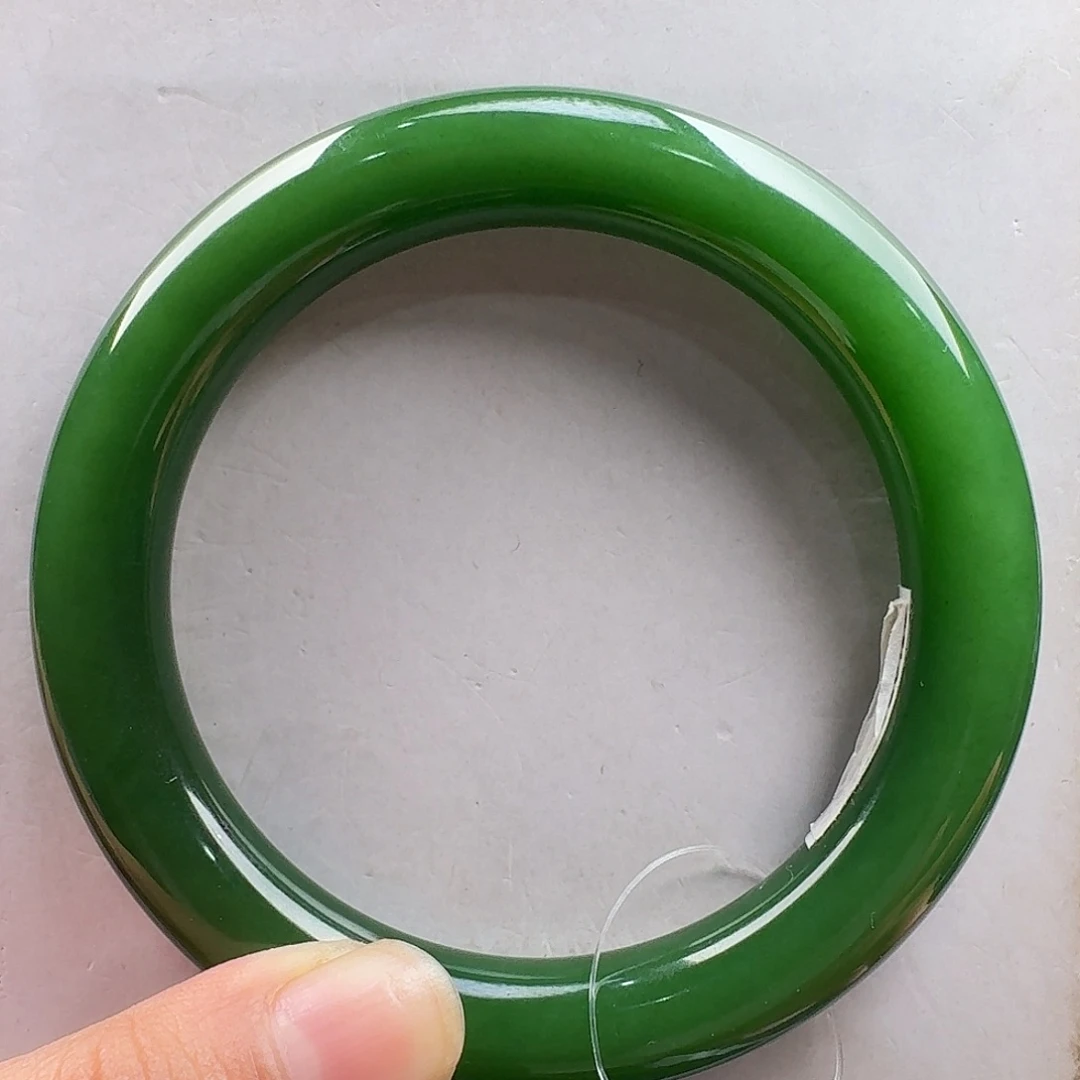 未镶嵌手镯和田玉58.3肉底辣阳绿无色飘！