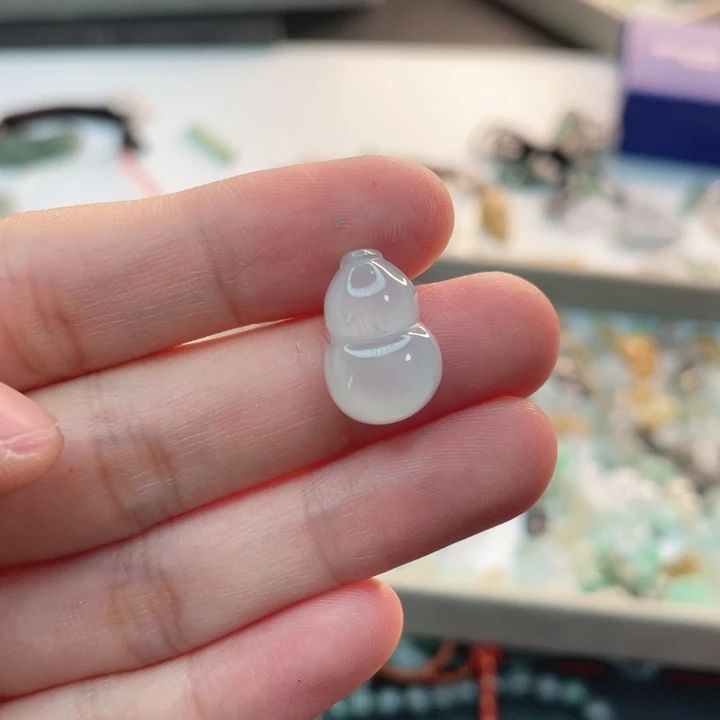 翡翠未镶嵌颈饰A货翡翠不退不换