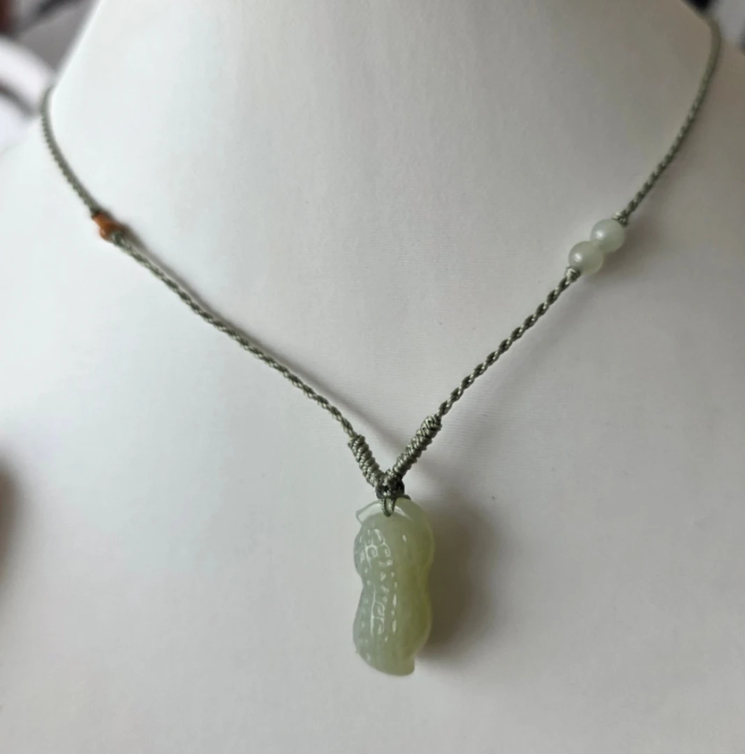 和田玉青海料花生吊坠卡约24.8*11*11mm多样性发其一