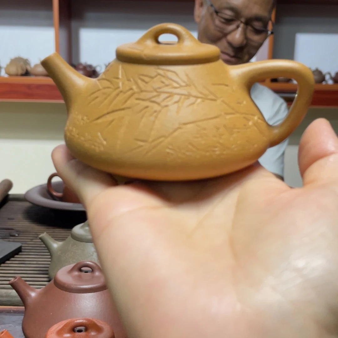 茶壶紫砂黄金段子冶130CC