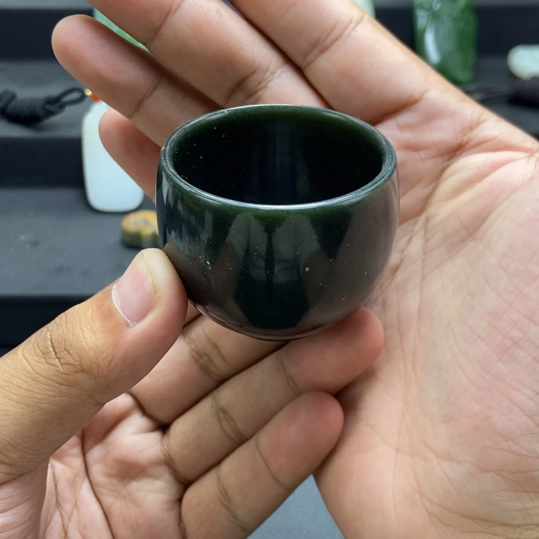 维***新和田玉未镶嵌把件