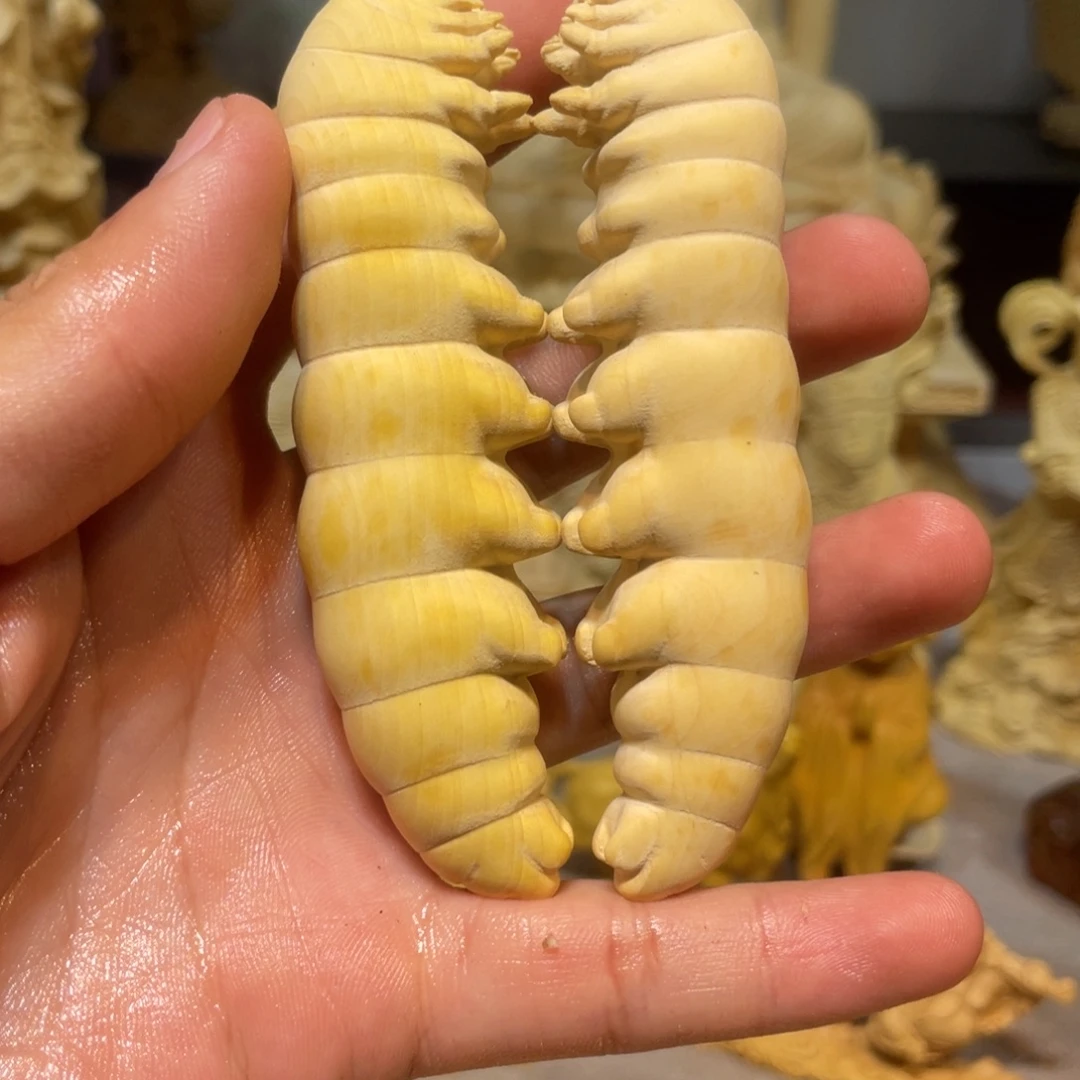 黄杨木瑕疵蚕宝宝一对