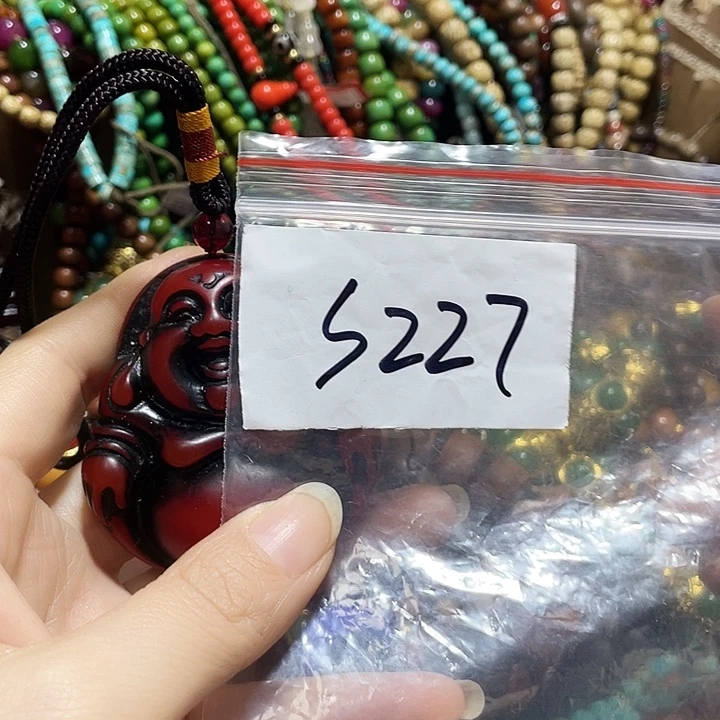 妞***琉璃/树脂/塑料类