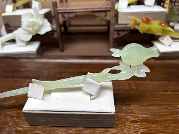 天然岫玉 豌豆射手 玉簪