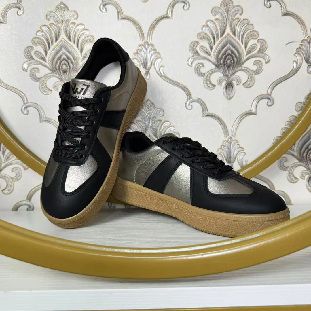 【新疆包邮】女士厚底休闲鞋时尚复古风板鞋（9802)