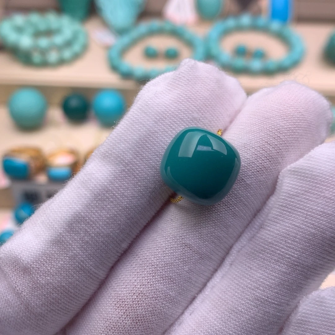 绿松石未镶嵌珠宝奇石13.2×12.2