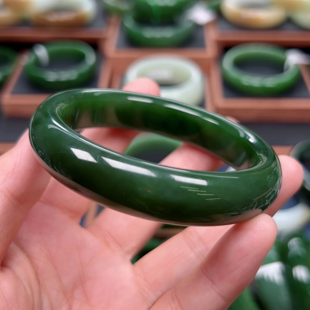 未镶嵌手镯和田玉（碧玉）