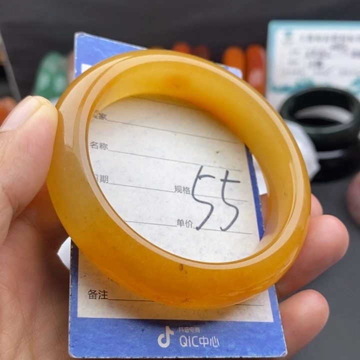 未镶嵌手镯石英质玉