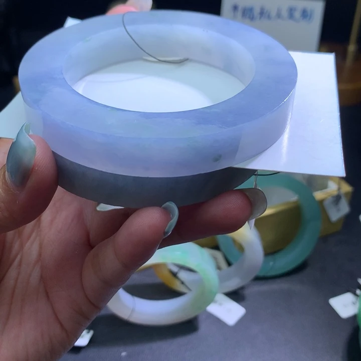 未镶嵌翡翠手镯定制翡翠