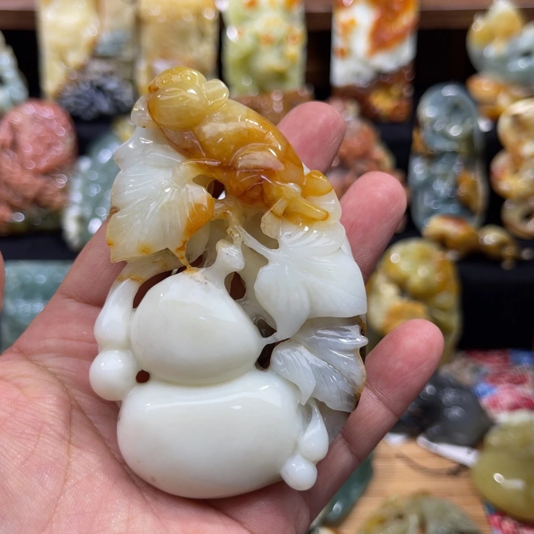 智***y蛇纹石玉未镶嵌颈饰