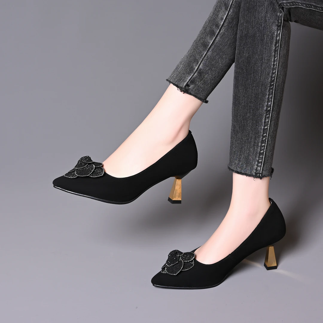 优雅水钻浅口中跟单鞋女细跟2025春秋时尚百搭羊猄磨砂皮女鞋