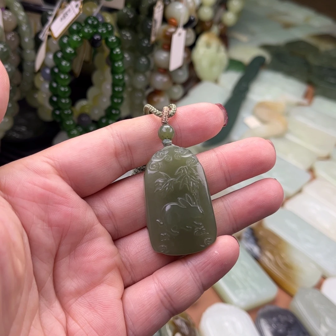 和田玉未镶嵌颈饰