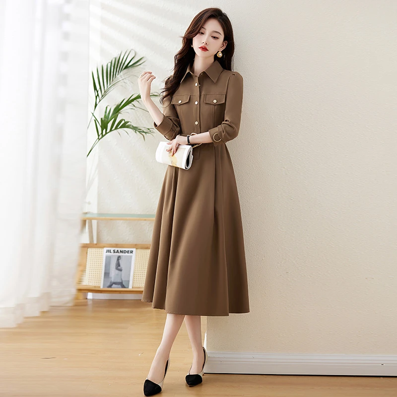 2025新款显瘦连衣裙女秋装气质设计感时尚法式西装领风衣打底裙子
