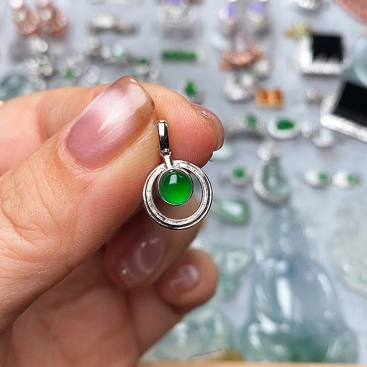 定制翡翠18K金镶嵌吊坠