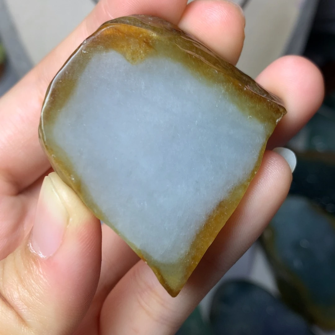 翡翠颈饰未镶嵌吊坠