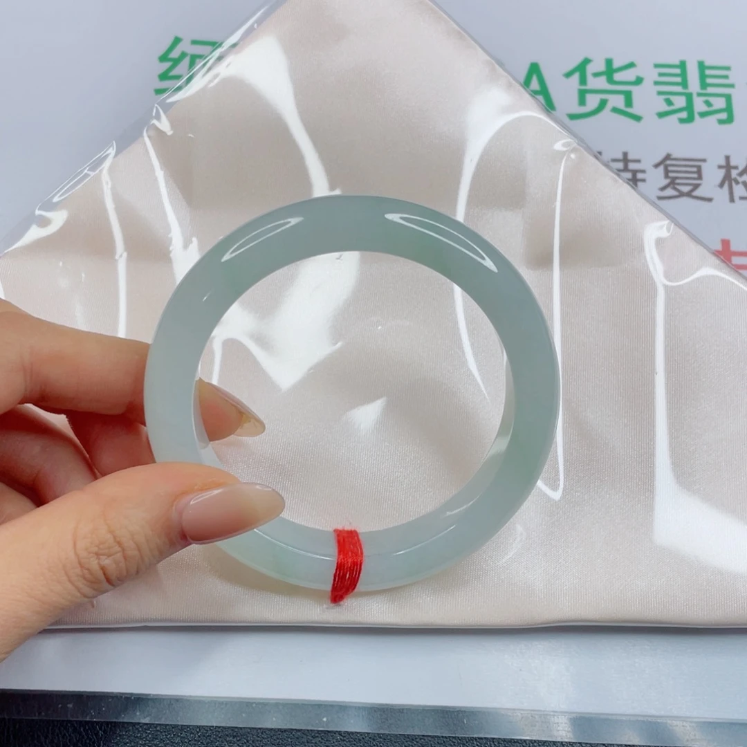 @***@翡翠未镶嵌手镯糯冰绿