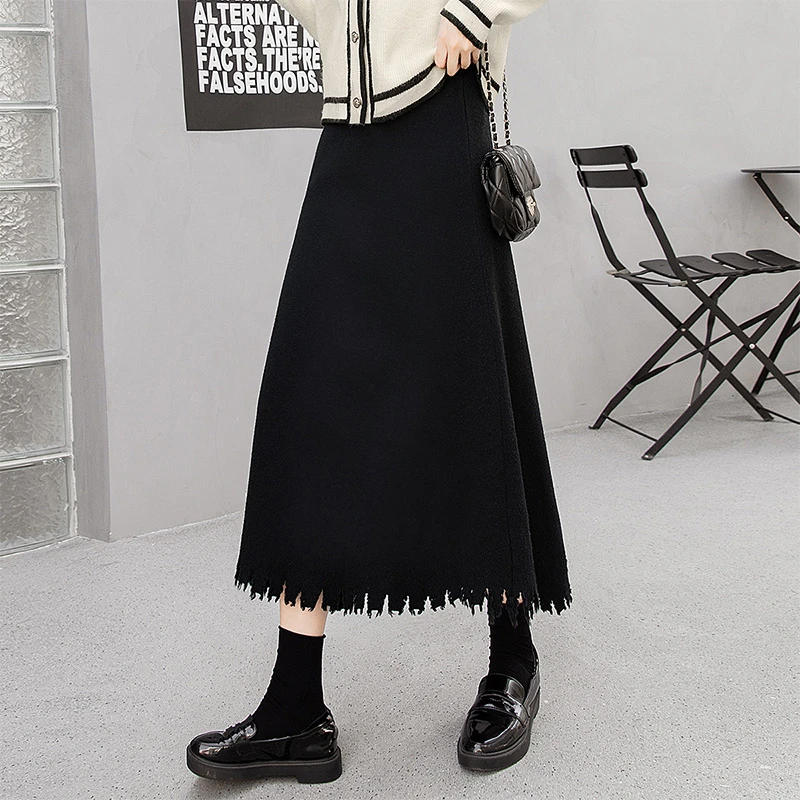 丝柏舍2025秋装新款女装休闲复古设计感毛边高腰半身裙S33T4469B