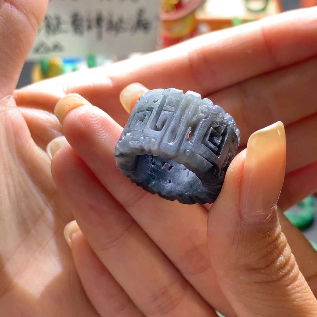 定制翡翠未镶嵌雨*?翡翠雕刻抛光