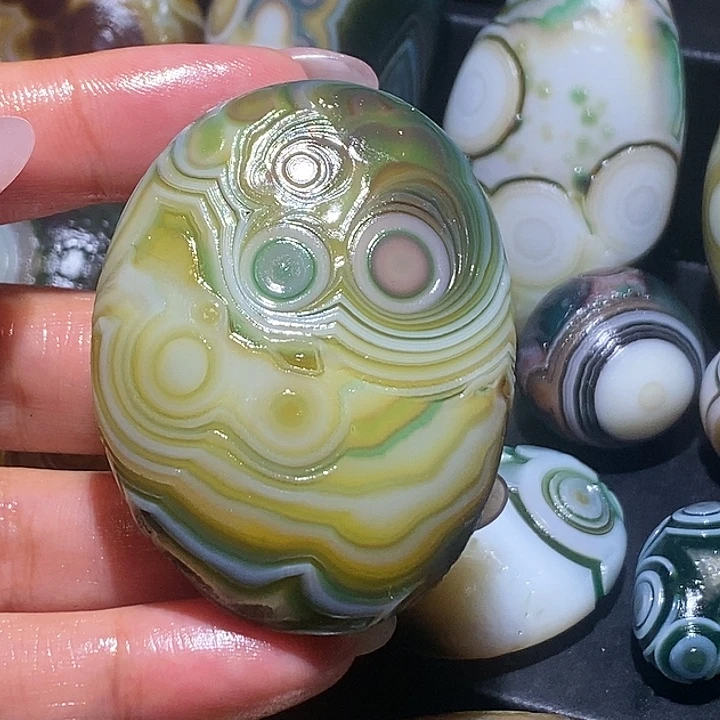 玛瑙/玉髓未镶嵌珠宝奇石40