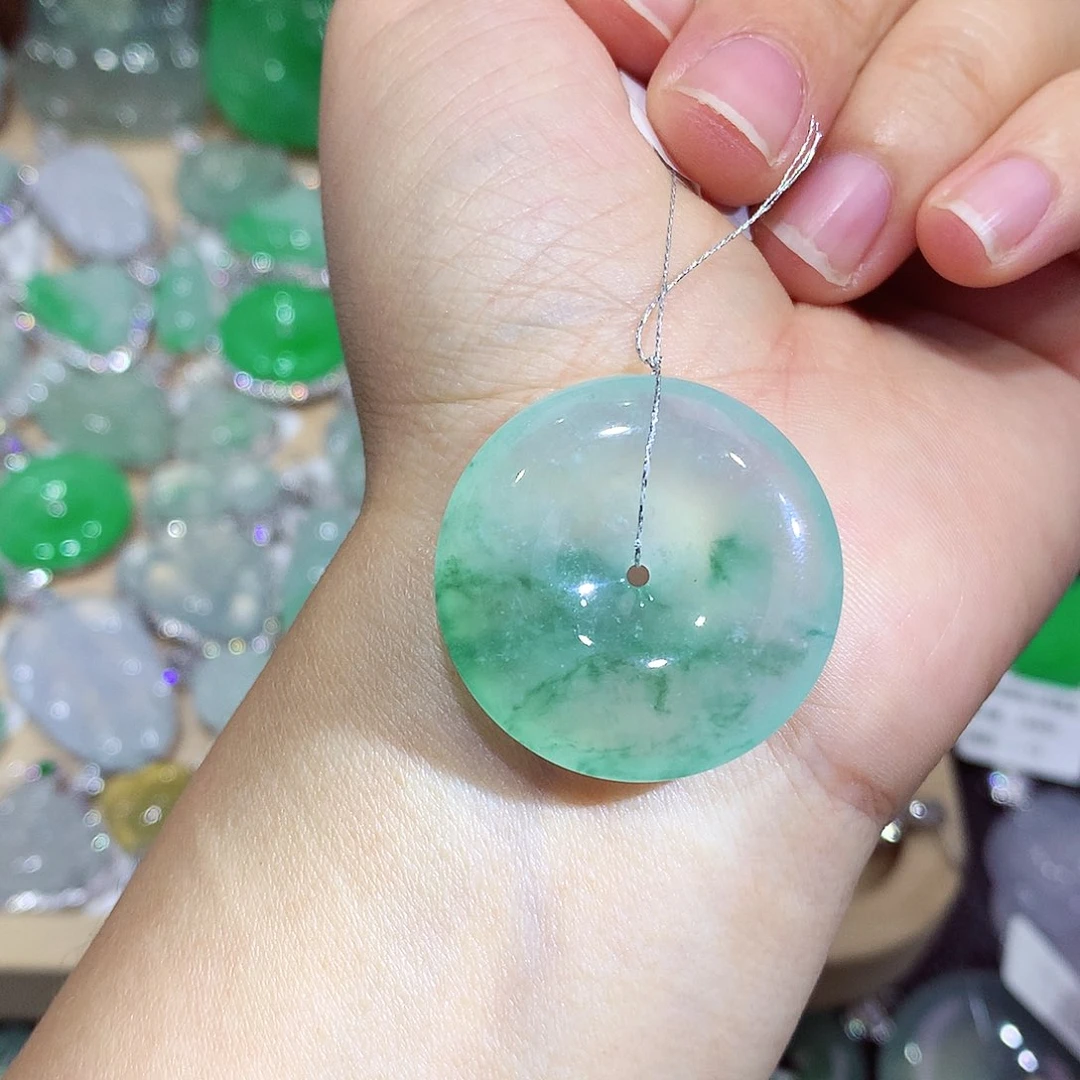 翡翠未镶嵌颈饰扣子