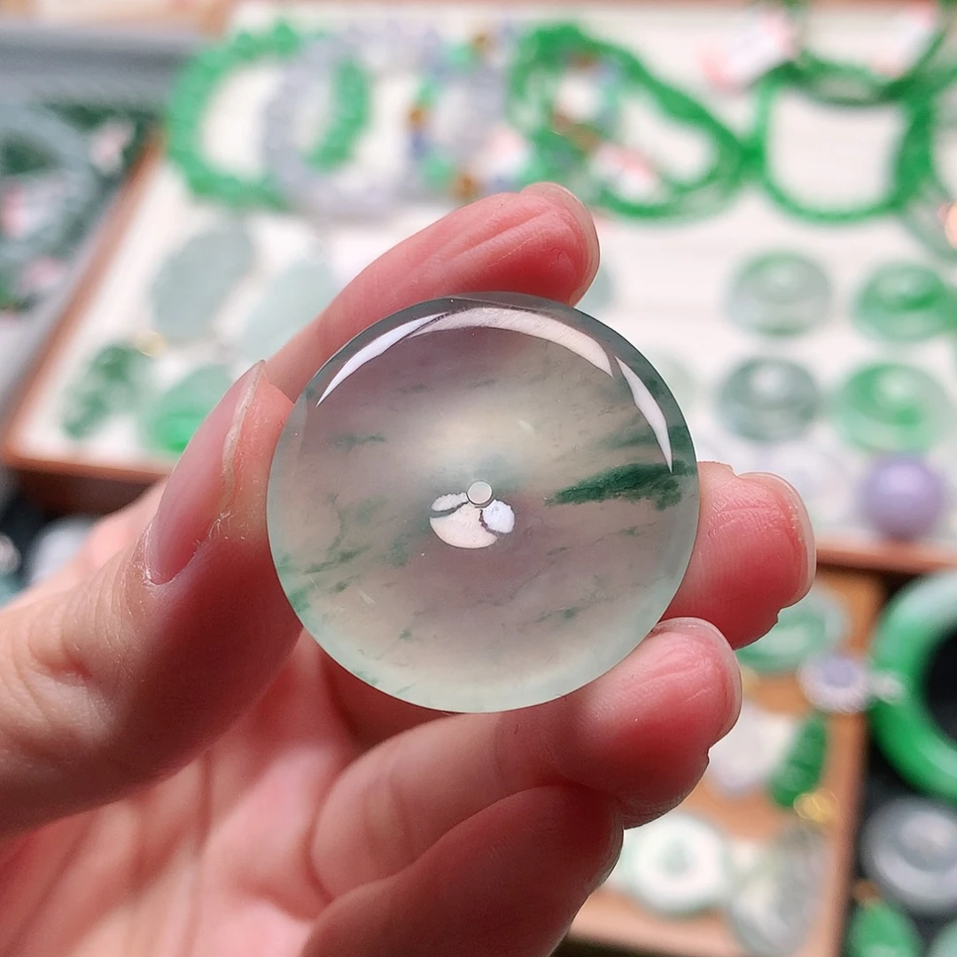 套链未镶嵌翡翠挂件