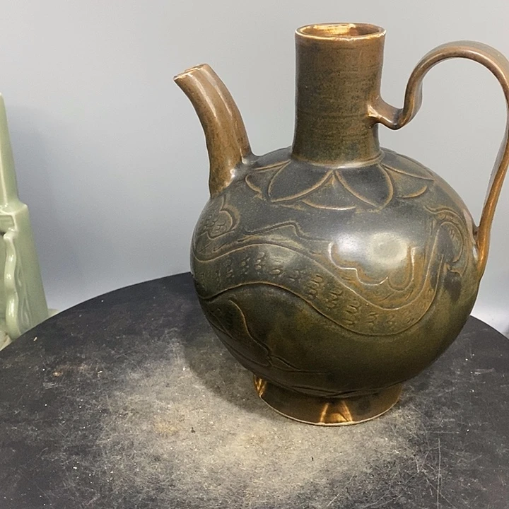 定窑双流壶造型美观