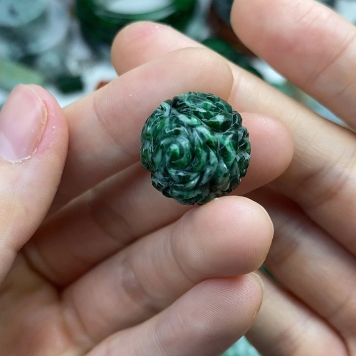 颈饰未镶嵌翡翠吊坠