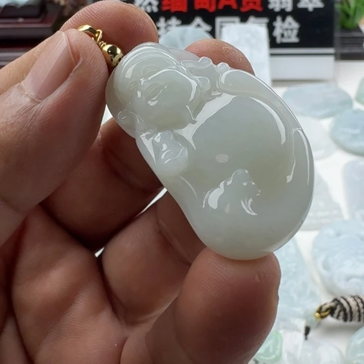 一***板翡翠未镶嵌颈饰天然缅甸A货翡翠