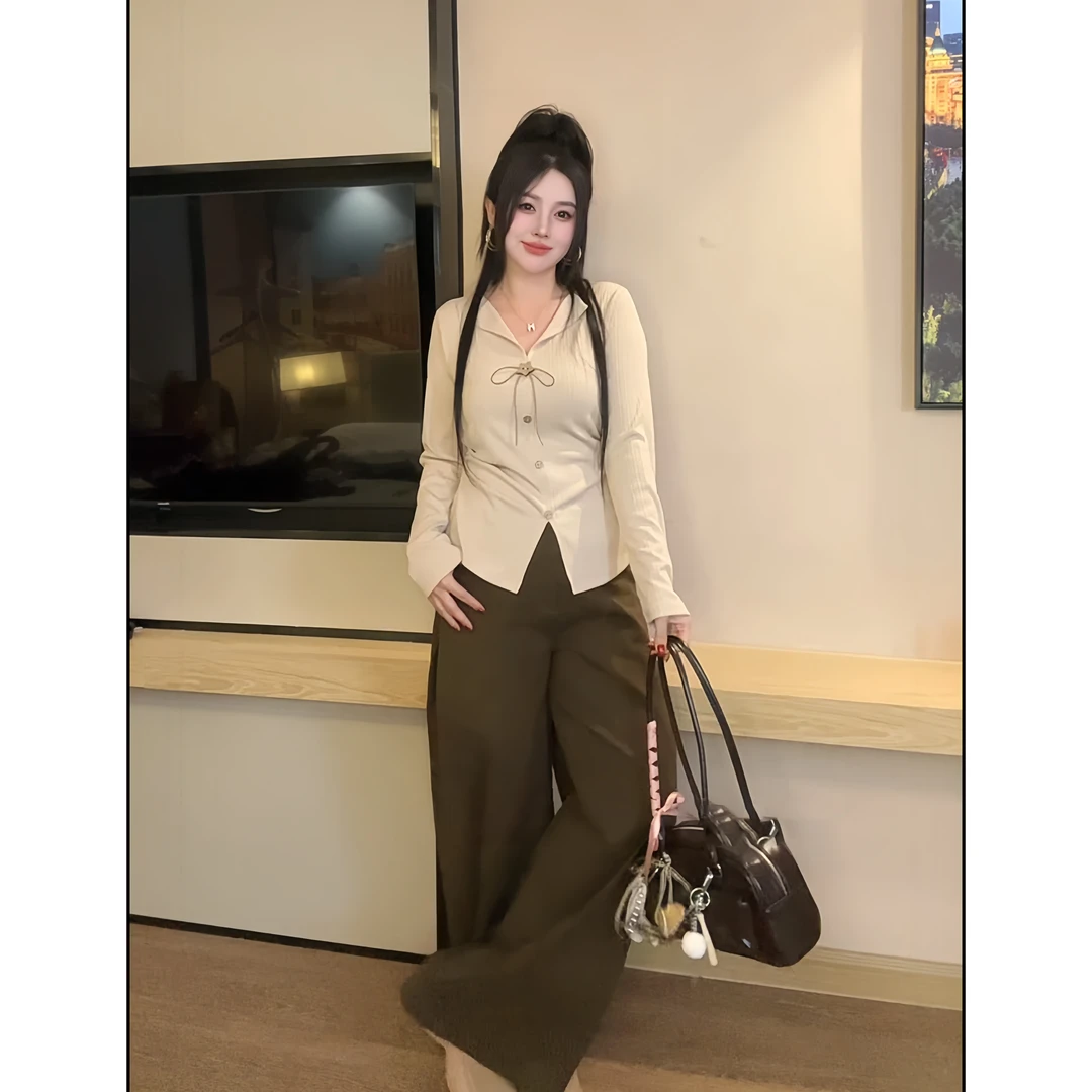 大码女装 蝴蝶结v领长袖T恤小众木质五角星花朵纽扣修身显瘦上衣