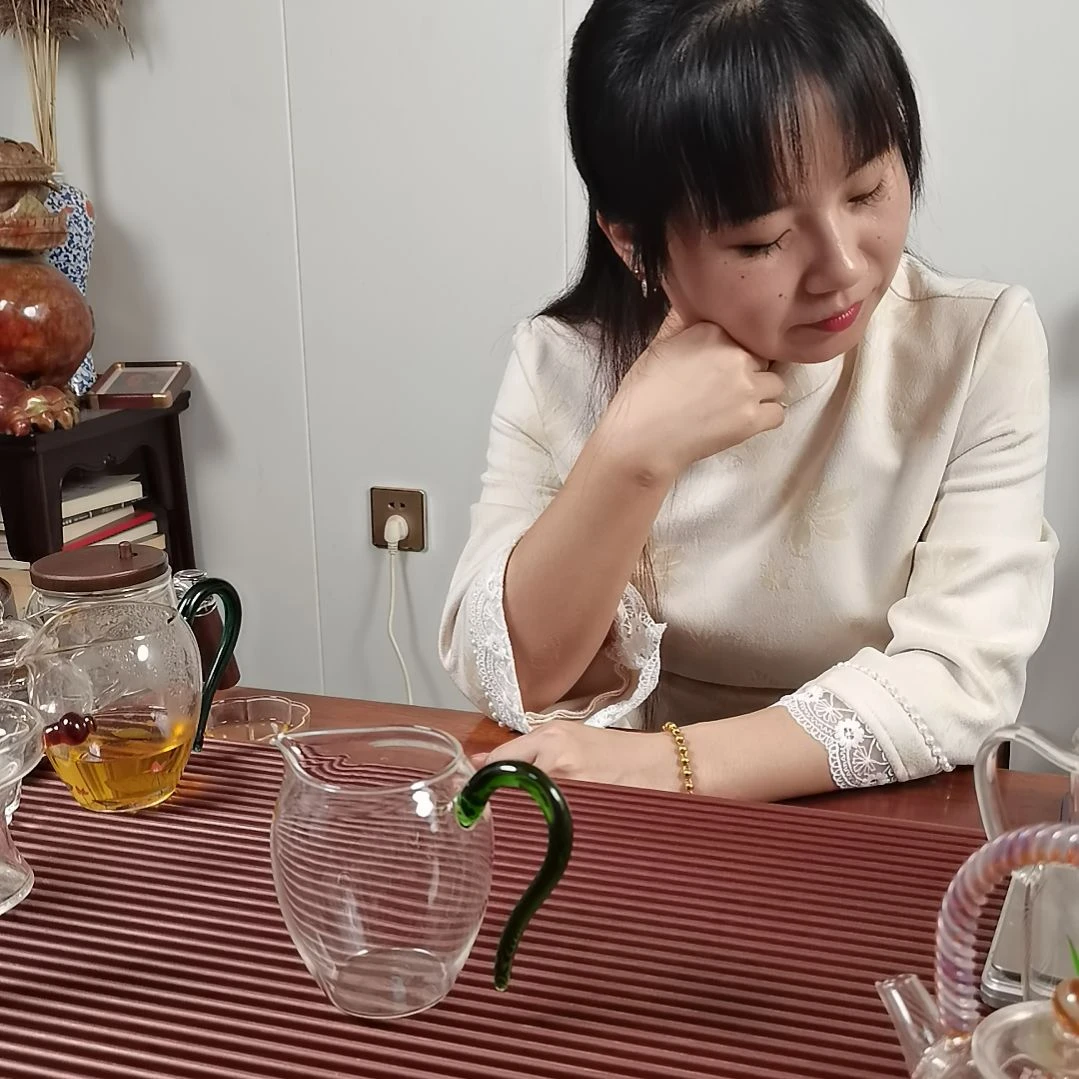 高硼硅玻璃手柄款微瑕公道杯翠绿把手