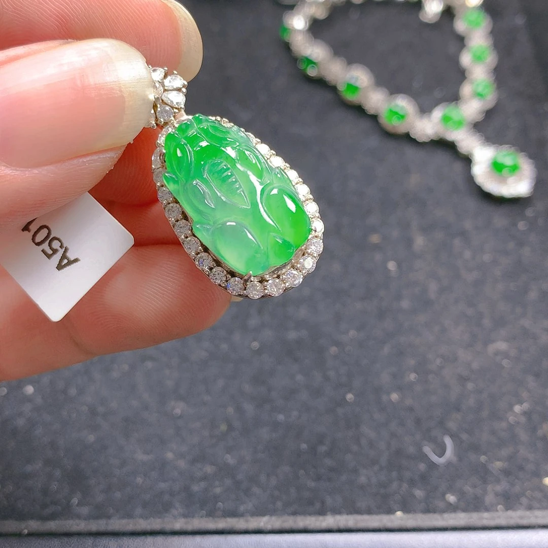 颈饰银S925镶嵌翡翠