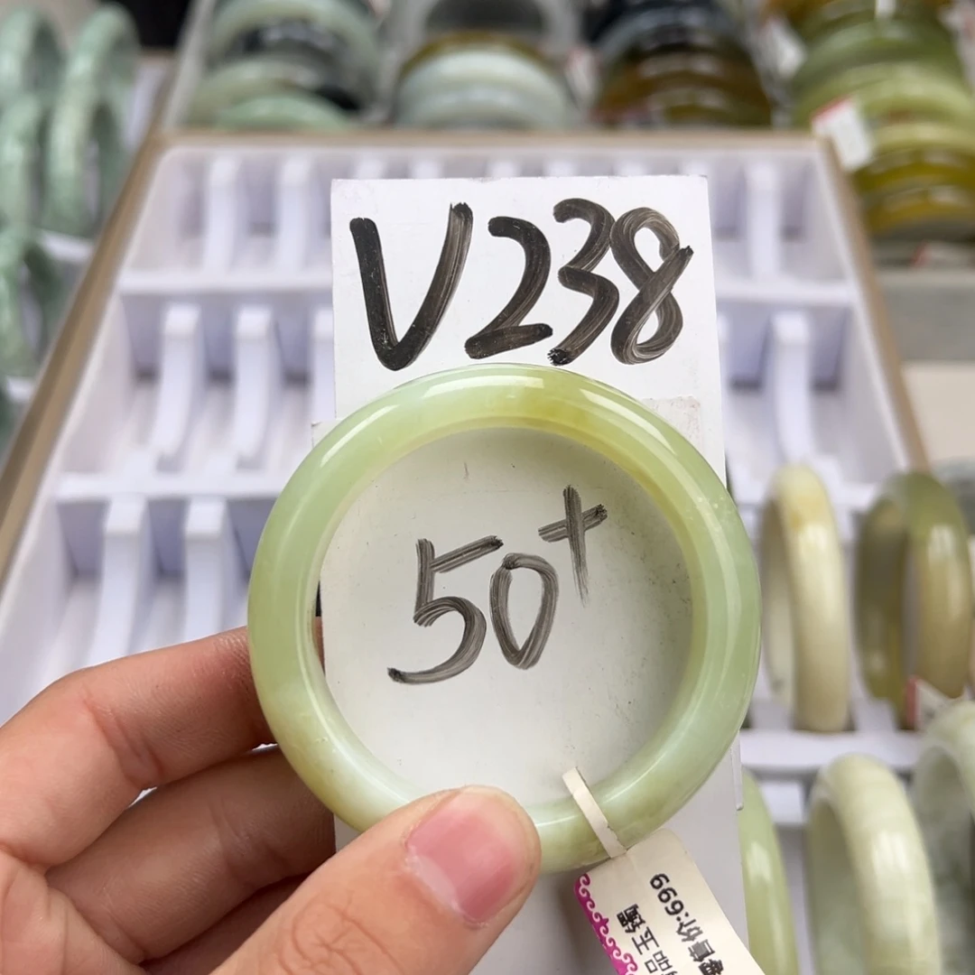 岫玉手镯未镶嵌天然岫玉