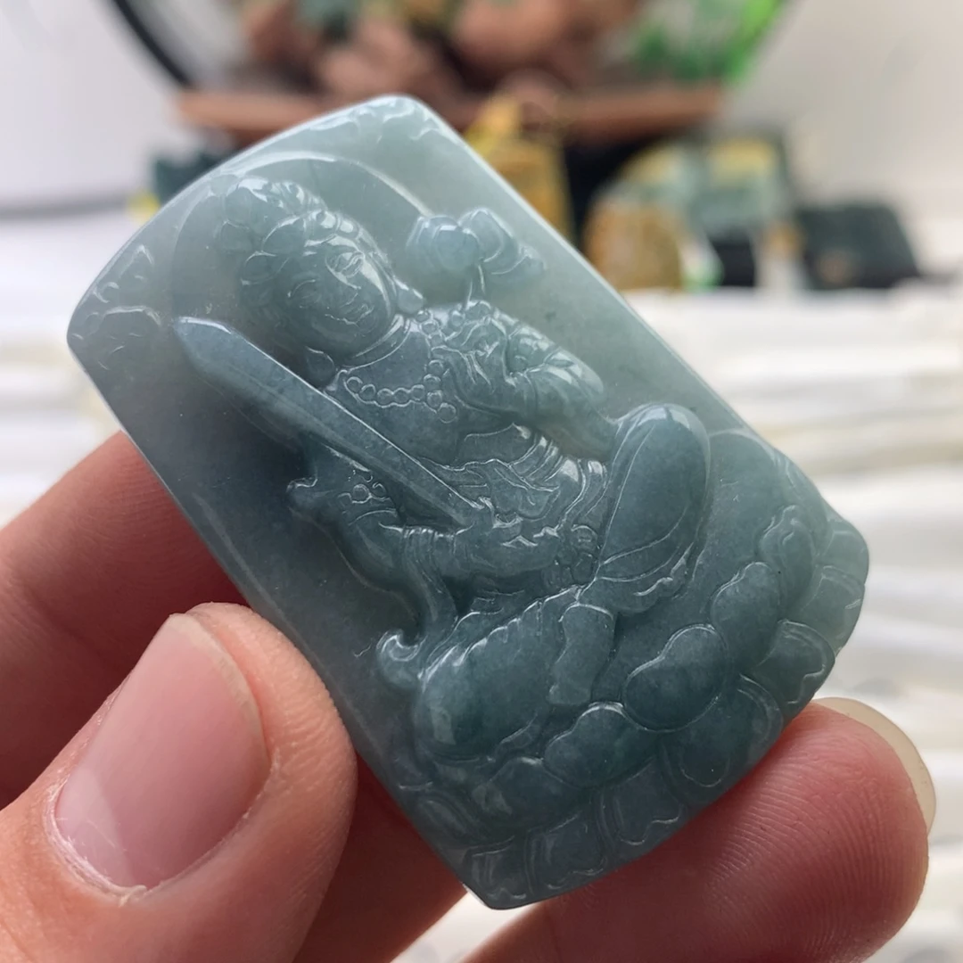 颈饰未镶嵌翡翠虚空