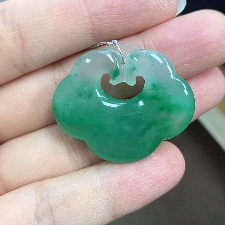 石英质玉未镶嵌颈饰