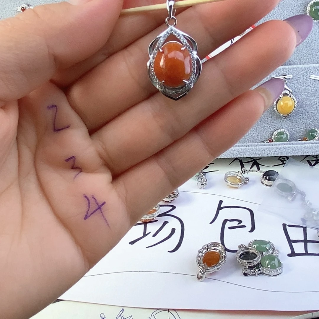 晗***贝翡翠未镶嵌戒指缅甸