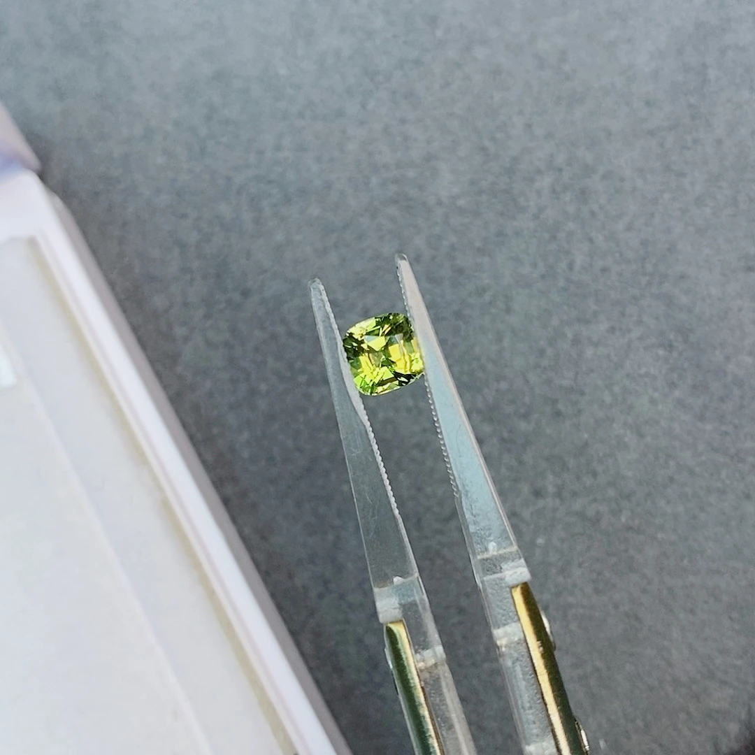 裸石未镶嵌金绿宝石1.05ct