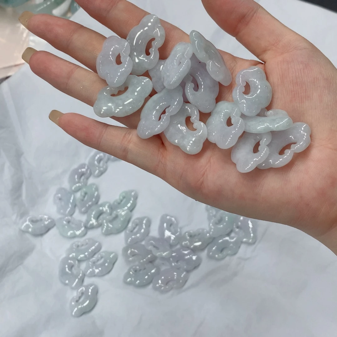 翡翠未镶嵌颈饰多样性发1