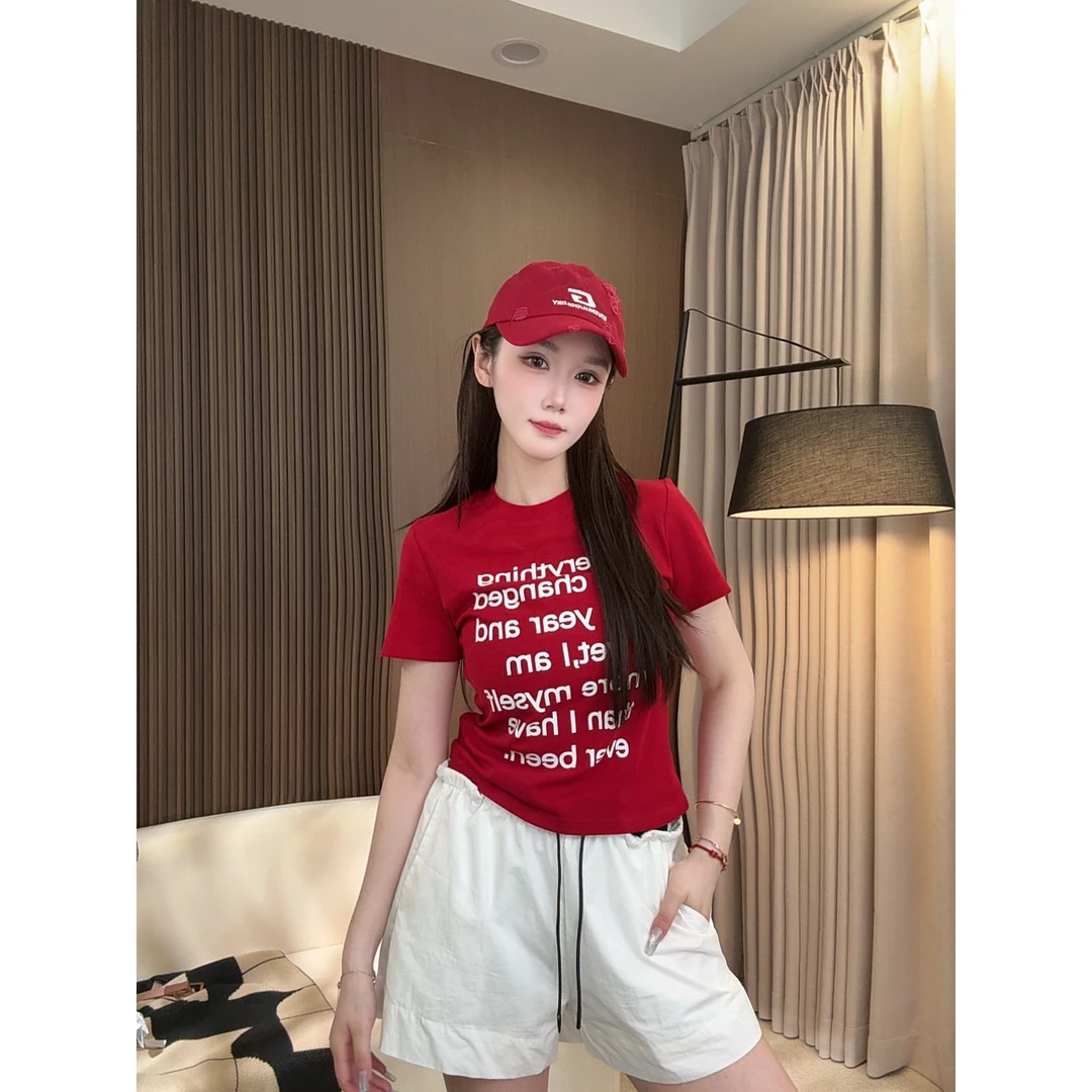 小璇 ·  圆领新款T恤字母韩版小众设计感短袖修身印花上衣女227