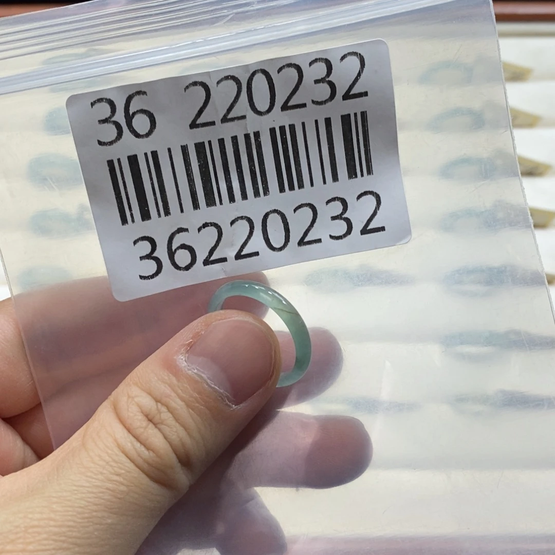 翡翠未镶嵌戒指戒指翡翠翡翠戒指