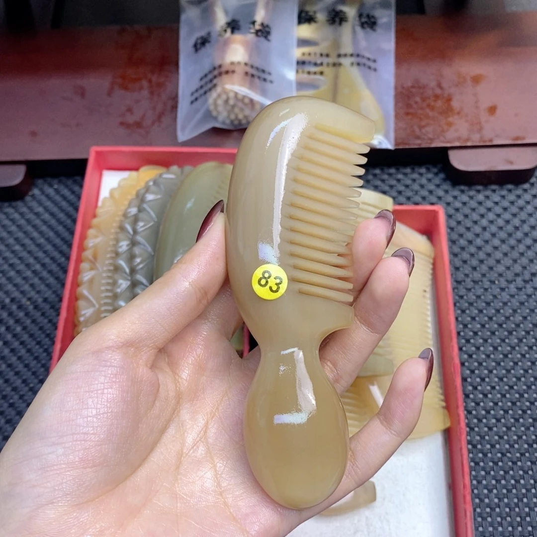 纯手工制作纯牛角梳子R***y