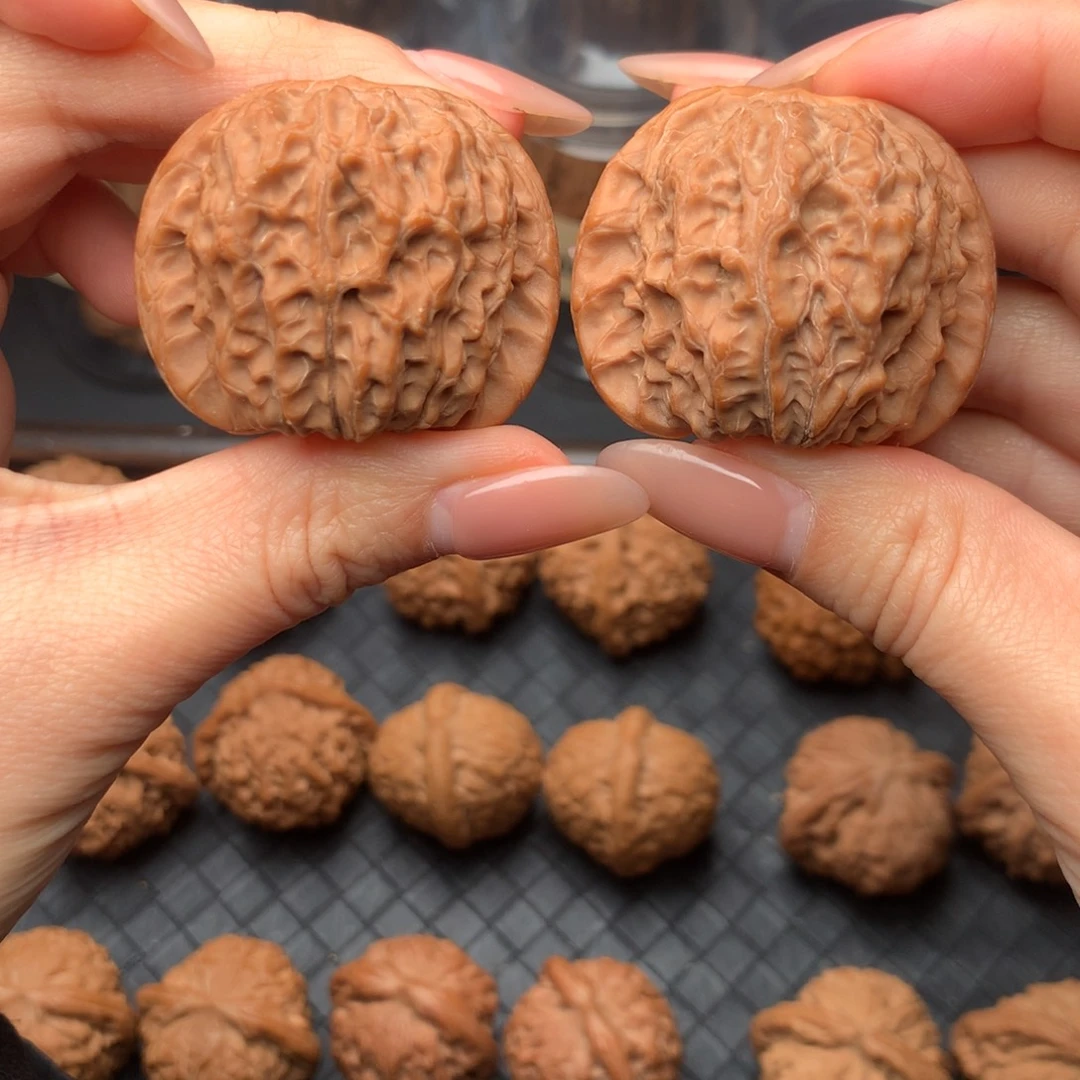 文玩核桃吊坠41血麒麟