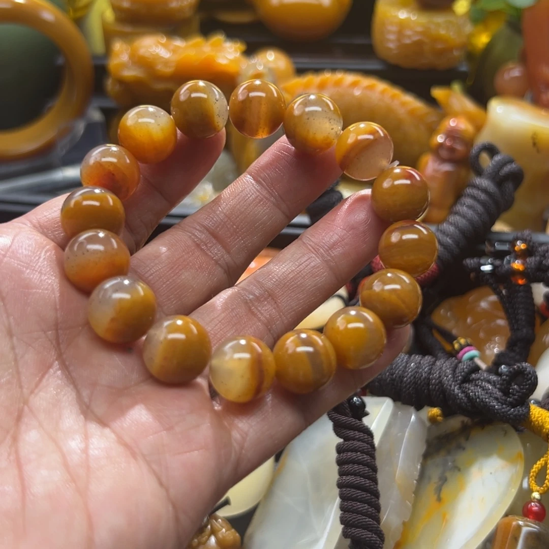 石英质玉未镶嵌颈饰