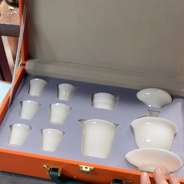 孤品茶具套装等。