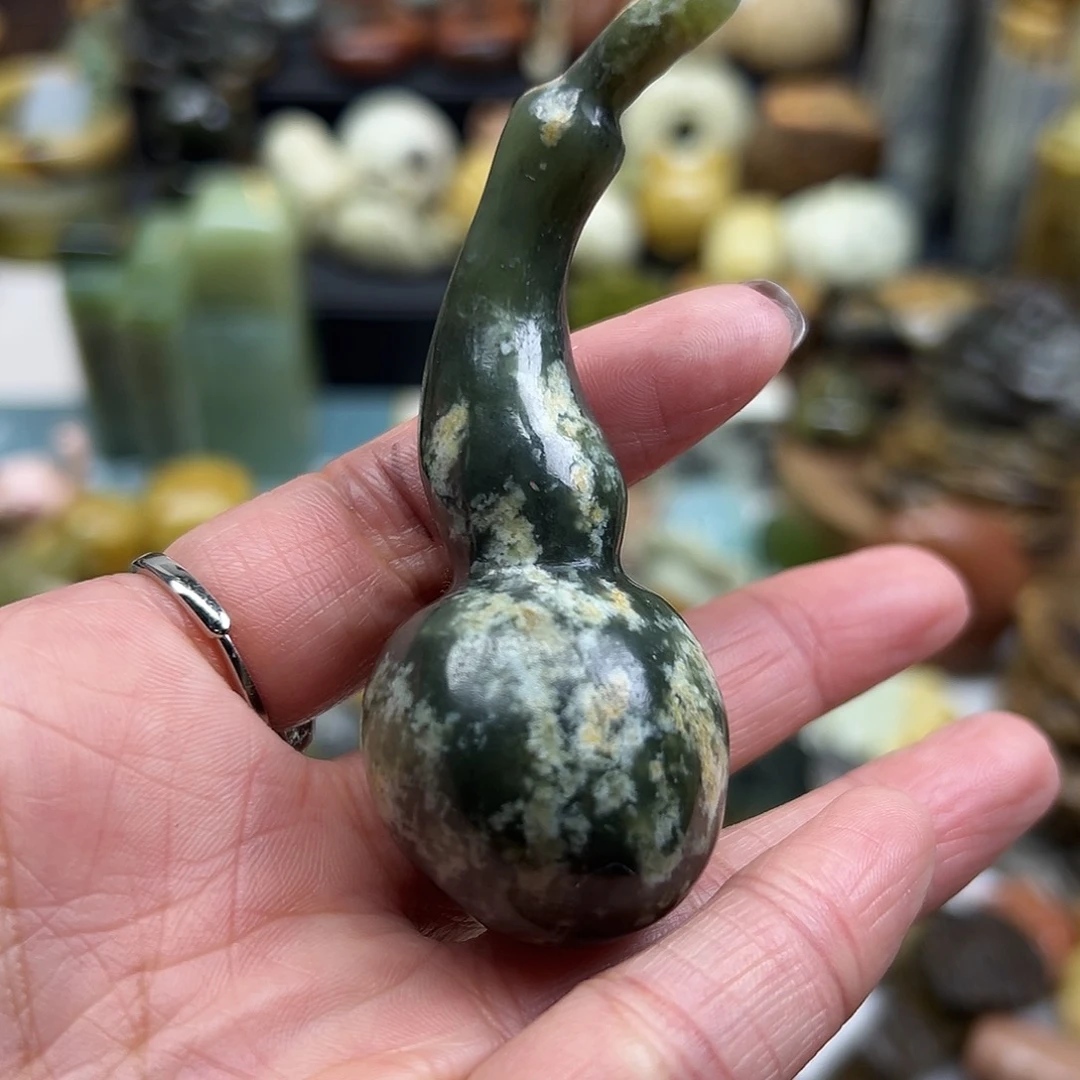 岫岩河磨玉（透闪石质玉）未镶嵌颈饰河磨玉葫芦