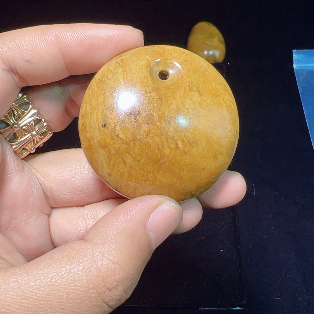 琥珀裸石未镶嵌琥珀