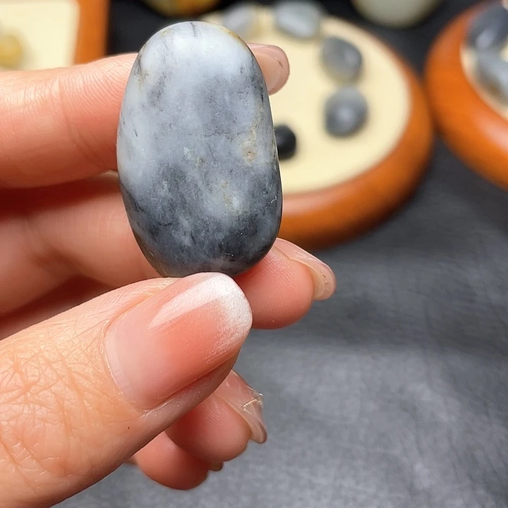 和田玉颈饰未镶嵌4