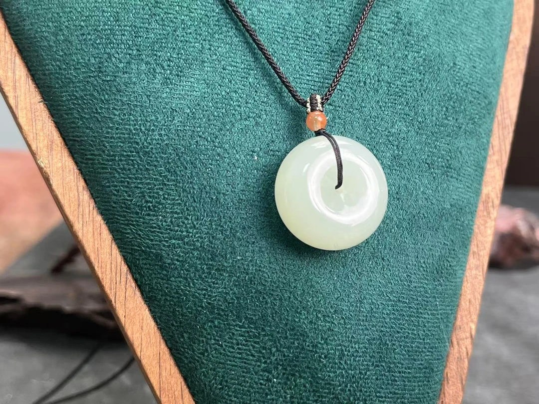 新疆和田玉老熟油糕料25胖扣平安扣吊坠多样性发一件