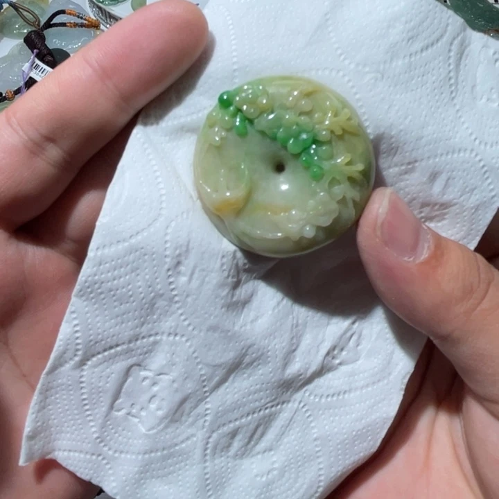 翡翠颈饰未镶嵌天然